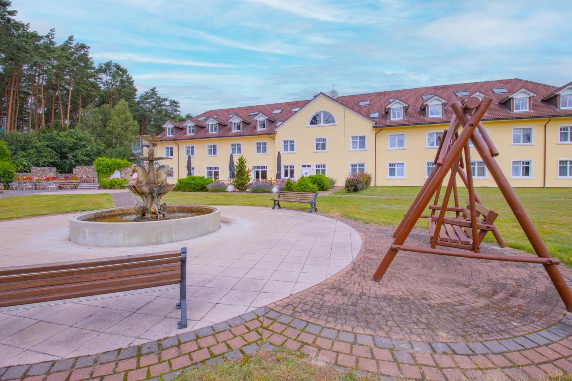 Ferien Hotel Flaeming Niemegk  Bagian luar foto